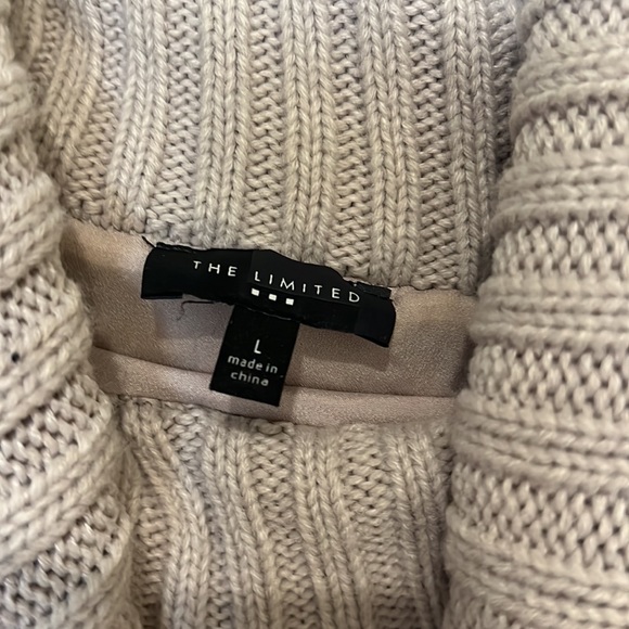 Cowl neck layered sweater - Picture 3 of 8